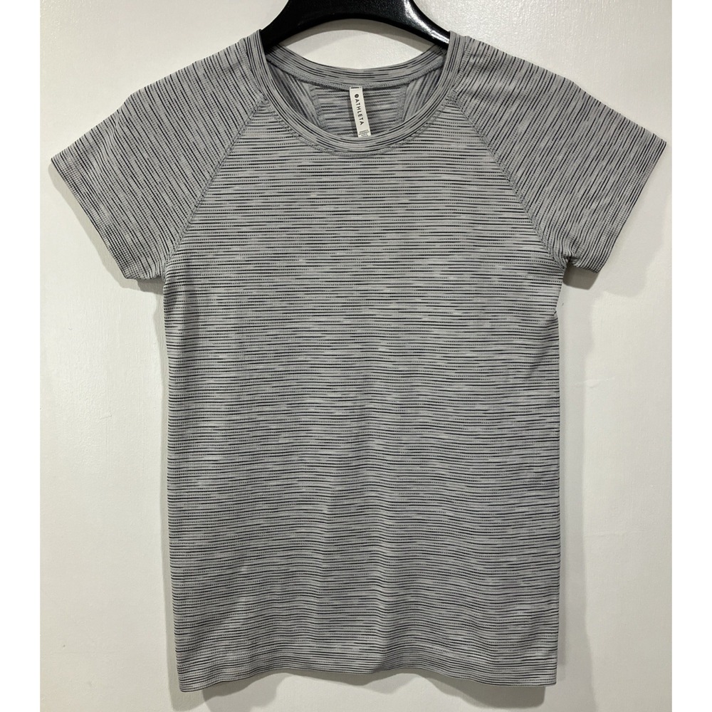 Women's Athleta S/S Striped Pullover Athletic Fit Striped‎ Shirt Medium